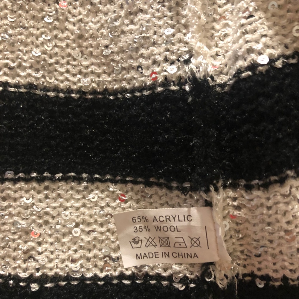 Black and White Strip Cardigan size M - Picture 3 of 4